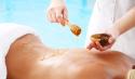 verjüngende Massage mit Honig